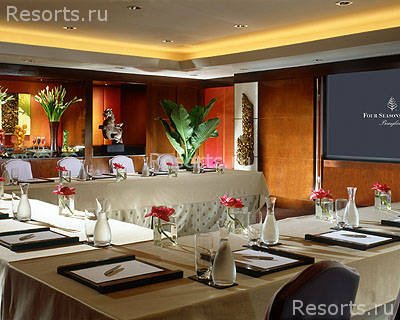 Four Seasons Hotel 26
